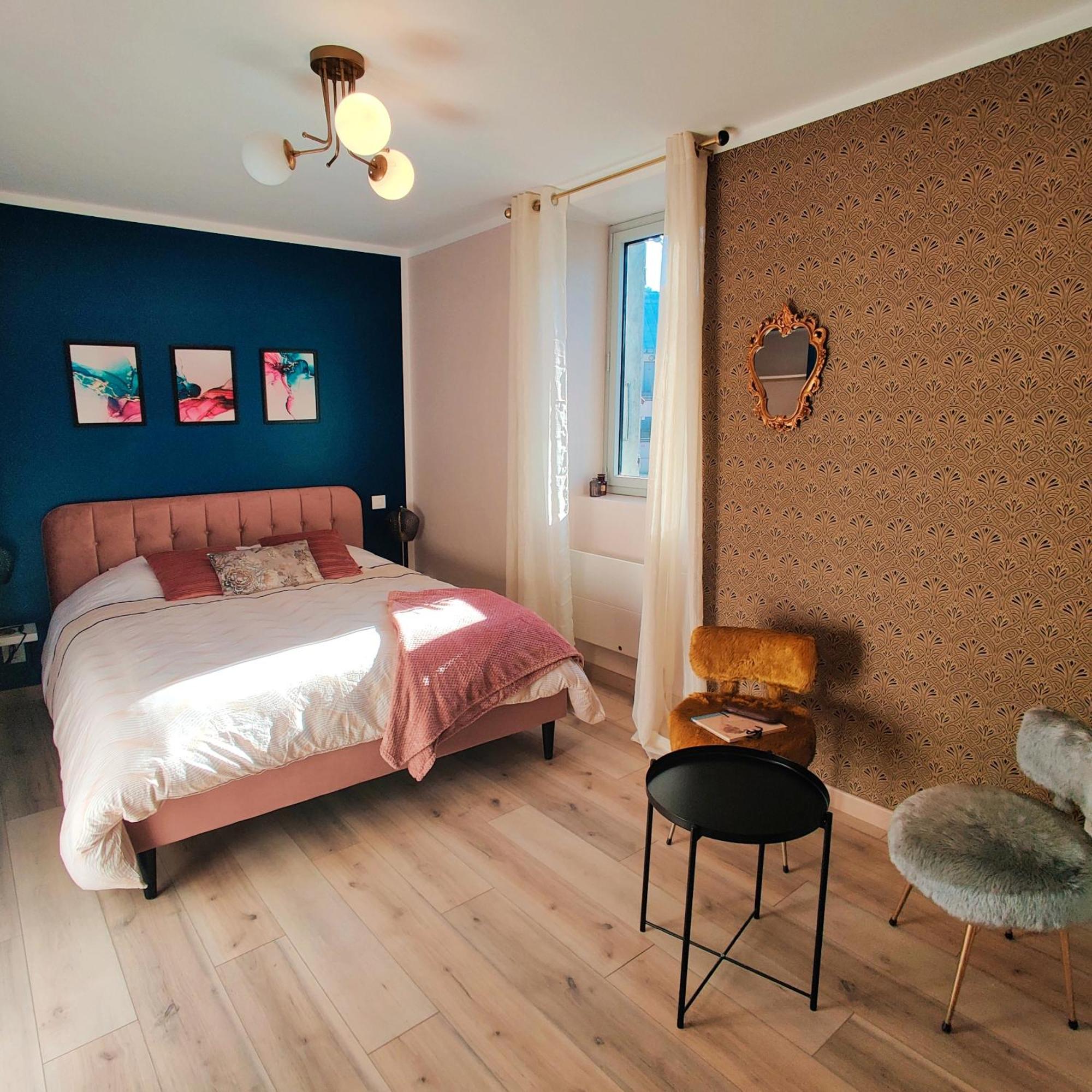 ホテル Au Coin Du Chemin シャンベリ 部屋 写真